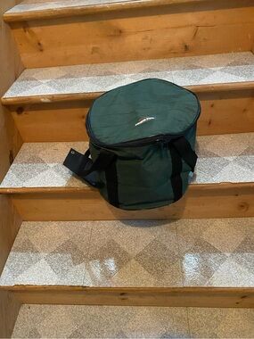 Rival green round dishes carry bag